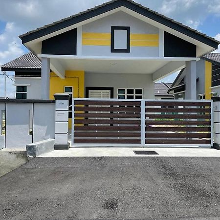 Bungalow Homestay Jasin Melaka Zewnętrze zdjęcie